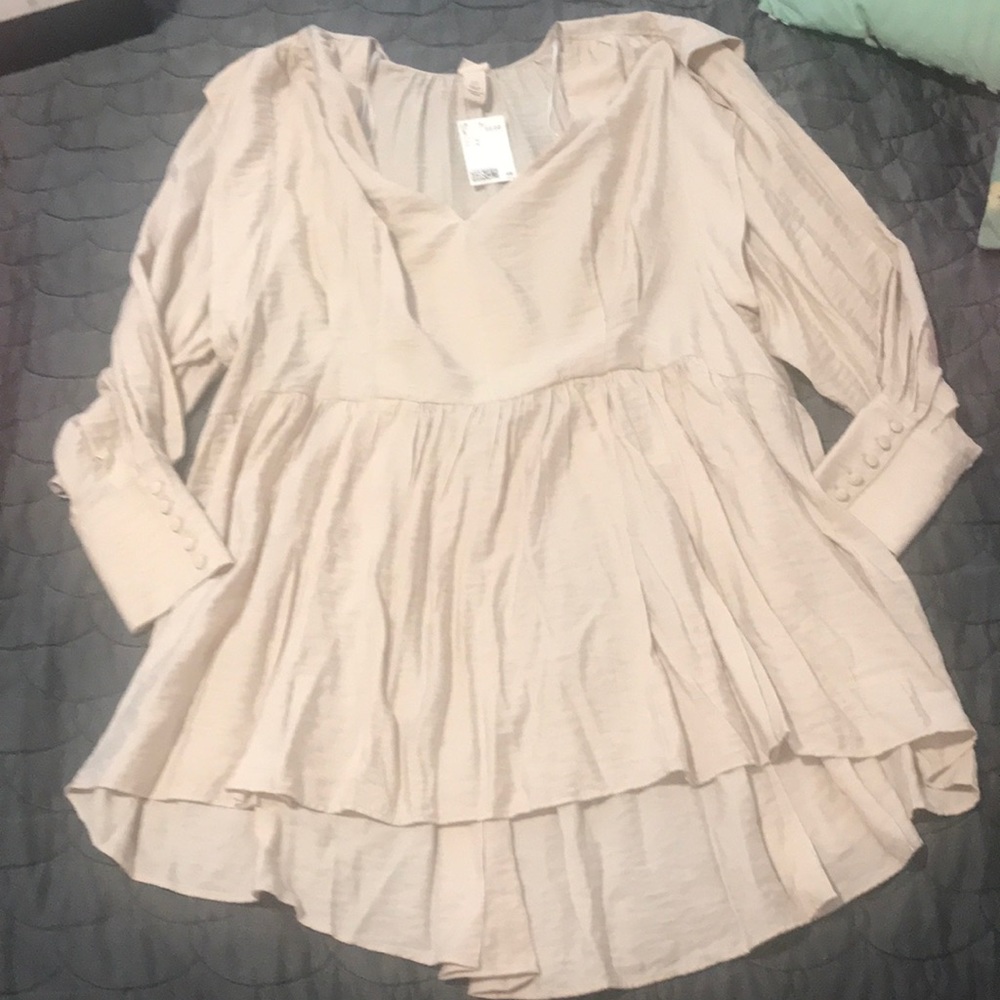 Beige v neck button sleeve dress size M